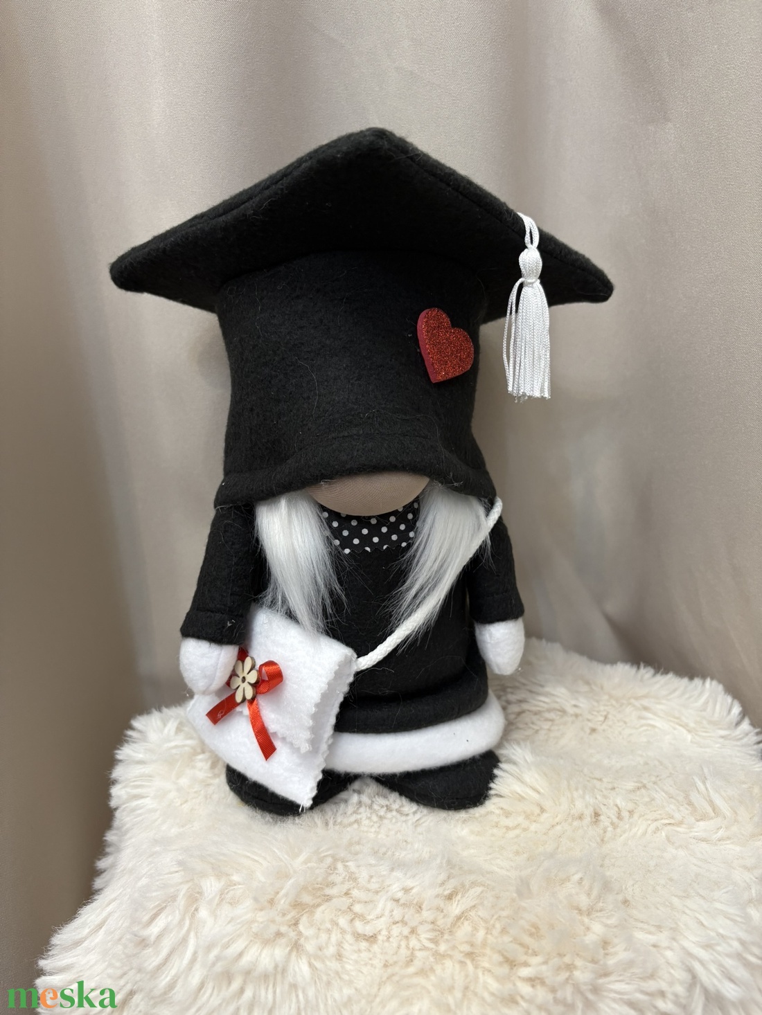 Ballagó manólány .Fekete   - otthon & életmód - dekoráció - asztal és polc dekoráció - asztaldísz - Meska.hu