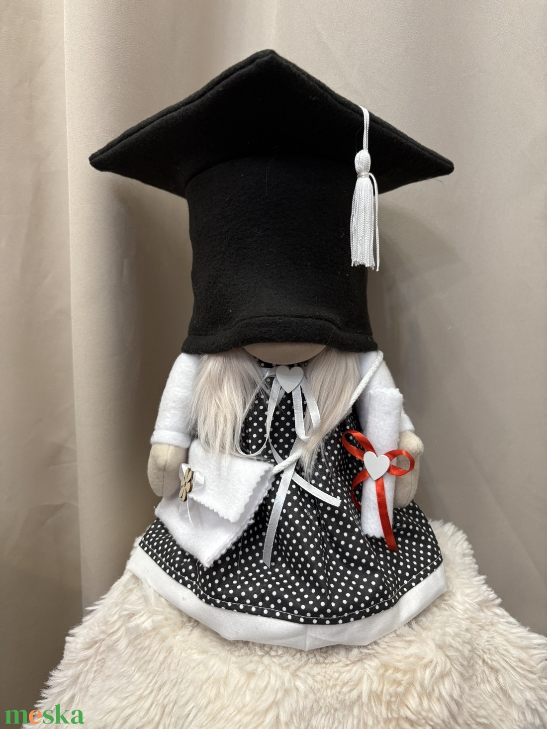 Ballagó manólány Fekete - otthon & életmód - dekoráció - asztal és polc dekoráció - asztaldísz - Meska.hu