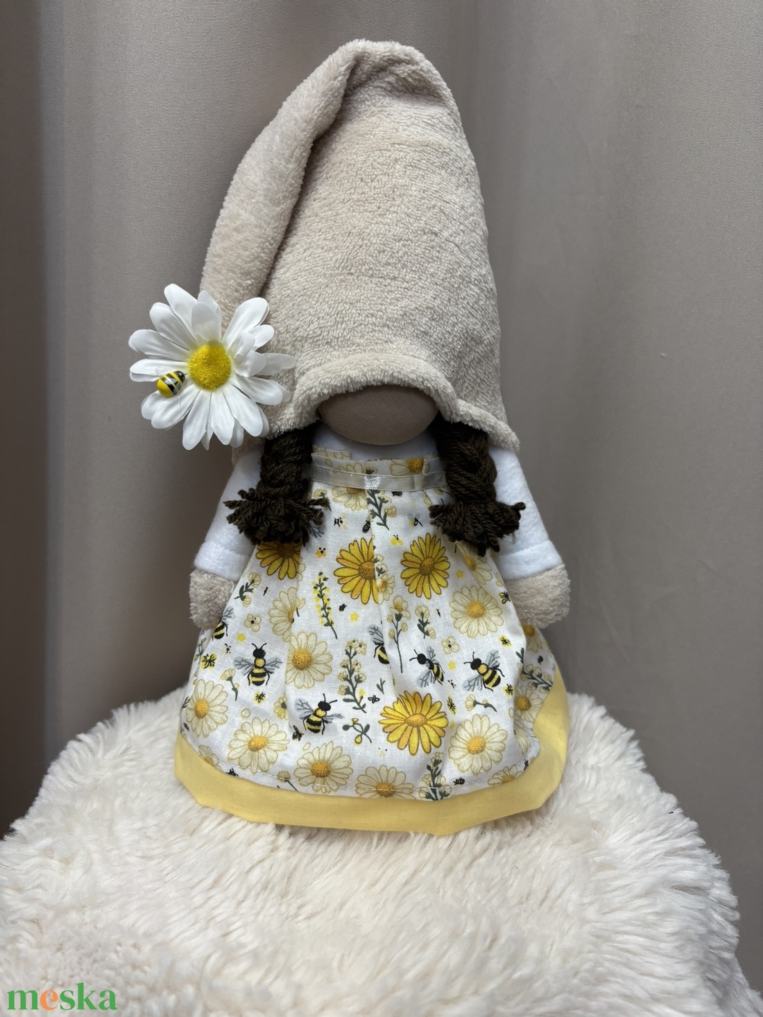 Tavaszi manólány Bézs - otthon & életmód - dekoráció - asztal és polc dekoráció - asztaldísz - Meska.hu