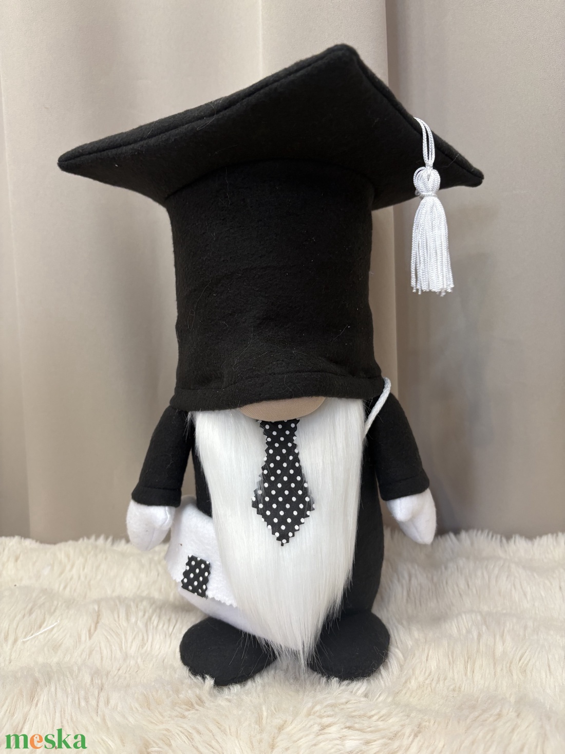 Ballagó manólány .Fekete - otthon & életmód - dekoráció - asztal és polc dekoráció - asztaldísz - Meska.hu