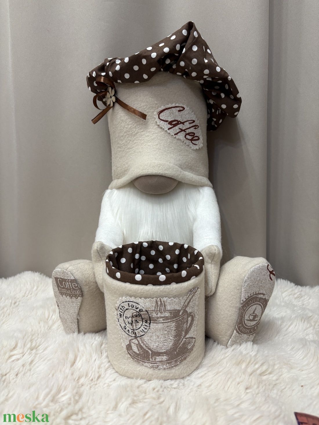 Ülő káv�s manó. Dobozzal. 35 cm - otthon & életmód - dekoráció - asztal és polc dekoráció - asztaldísz - Meska.hu