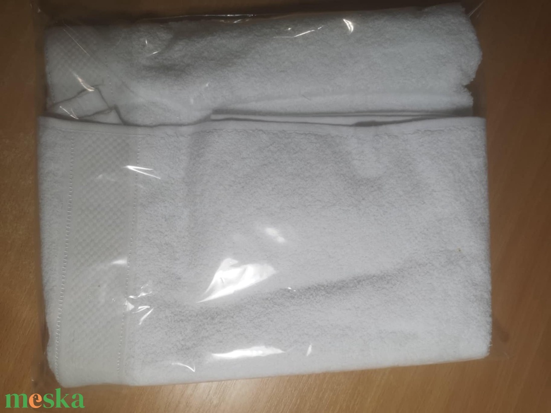 Nagy törölköző, hímzett felirattal - otthon & életmód - fürdőszoba - törölköző - Meska.hu