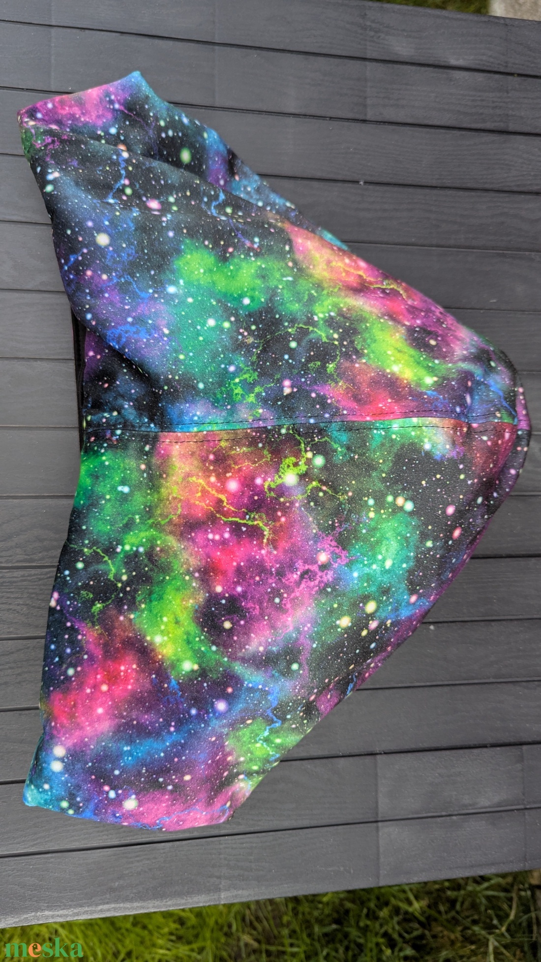 Fekete pulcsi galaxisos kapucnival, L-es méret - ruha & divat - női ruha - pulóver - Meska.hu