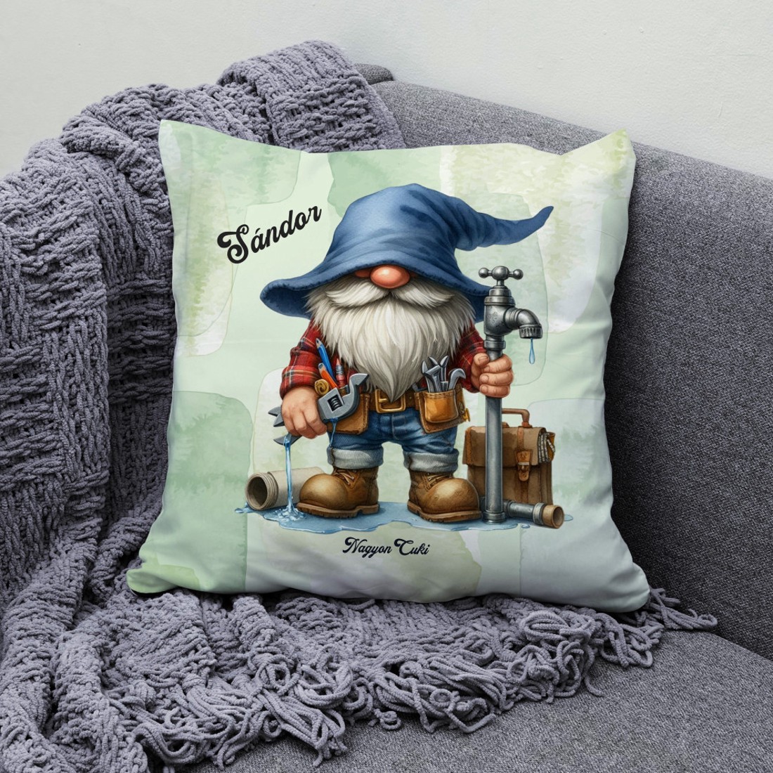 Névvel kérhető - Szerelő Ezermester manó mintás párna - otthon & életmód - lakástextil - párna & párnahuzat - díszpárna (belsővel együtt) - Meska.hu