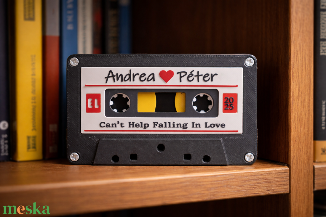 Névre szóló retro kazetta dísz, egyedi nevekkel/felirattal és zenével - művészet - bakelit lemezek & kazetták - Meska.hu