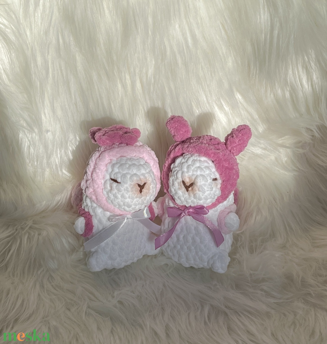 Capy és Bubu fehér capybara plüss páros - kézzel horgolt amigurumi - játék & sport - plüssállat & játékfigura - más figura - Meska.hu Capy és Bubu fehér capybara plüss páros - kézzel horgolt amigurumi - játék & sport - plüssállat & játékfigura - más figura - Meska.hu