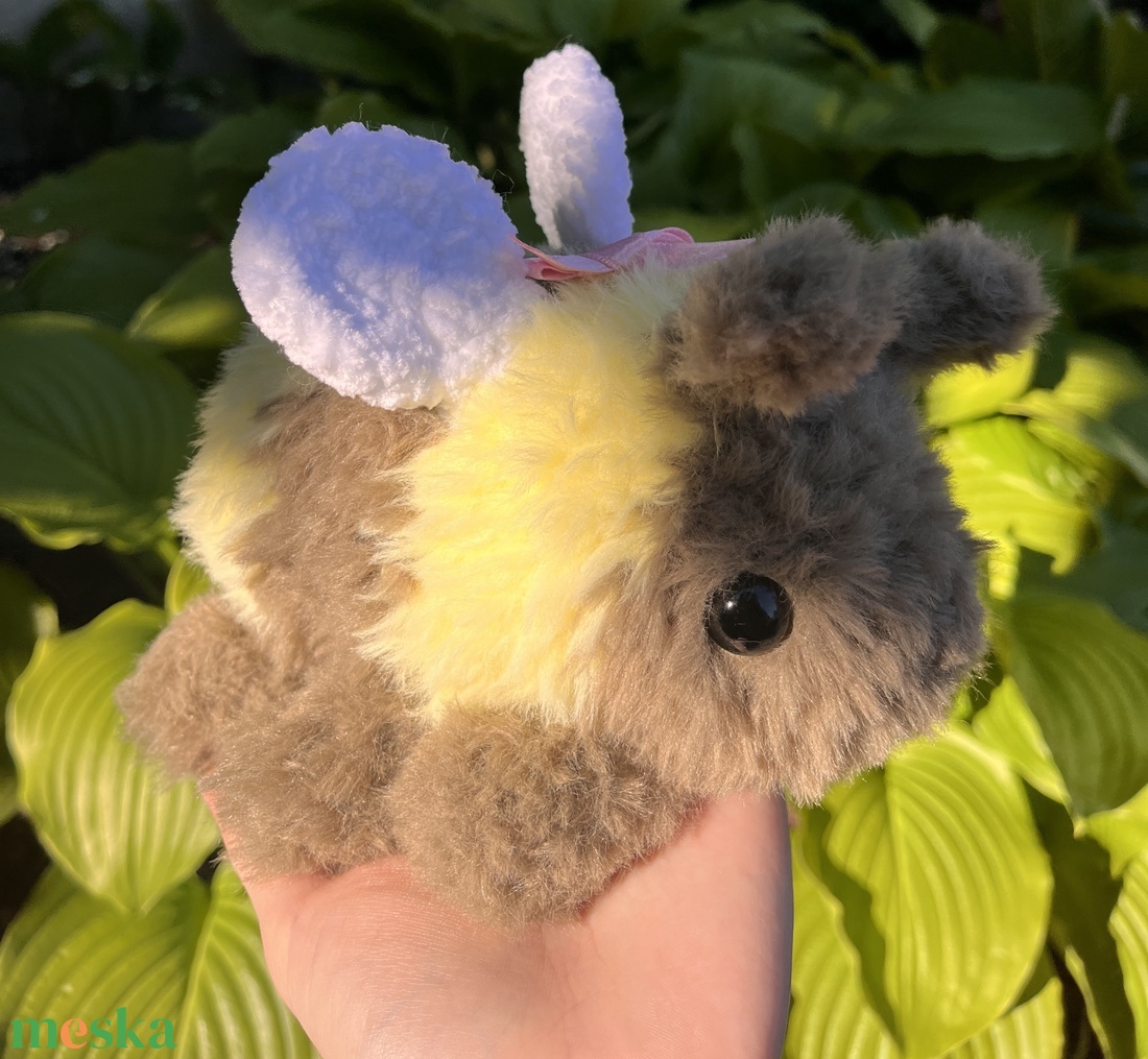 méhecske plüss, amigurumi, horgolt plüssállat - játék & sport - plüssállat & játékfigura - cica - Meska.hu