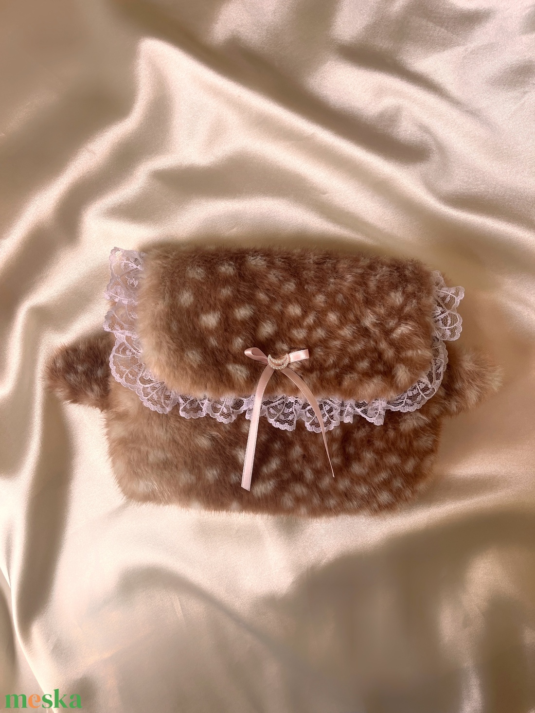 Fawn Lace Őzike Neszesszer, Bambi Sminkestáska, Csipkével Masnival, Mágneszárral - táska & tok - neszesszer - Meska.hu