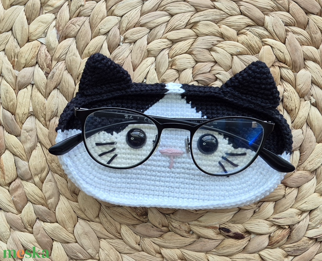 Cicás szemüvegtartó horgolás minta - diy (csináld magad) - szabásminta, útmutató - horgolási minta - Meska.hu Cicás szemüvegtartó horgolás minta - diy (csináld magad) - szabásminta, útmutató - horgolási minta - Meska.hu