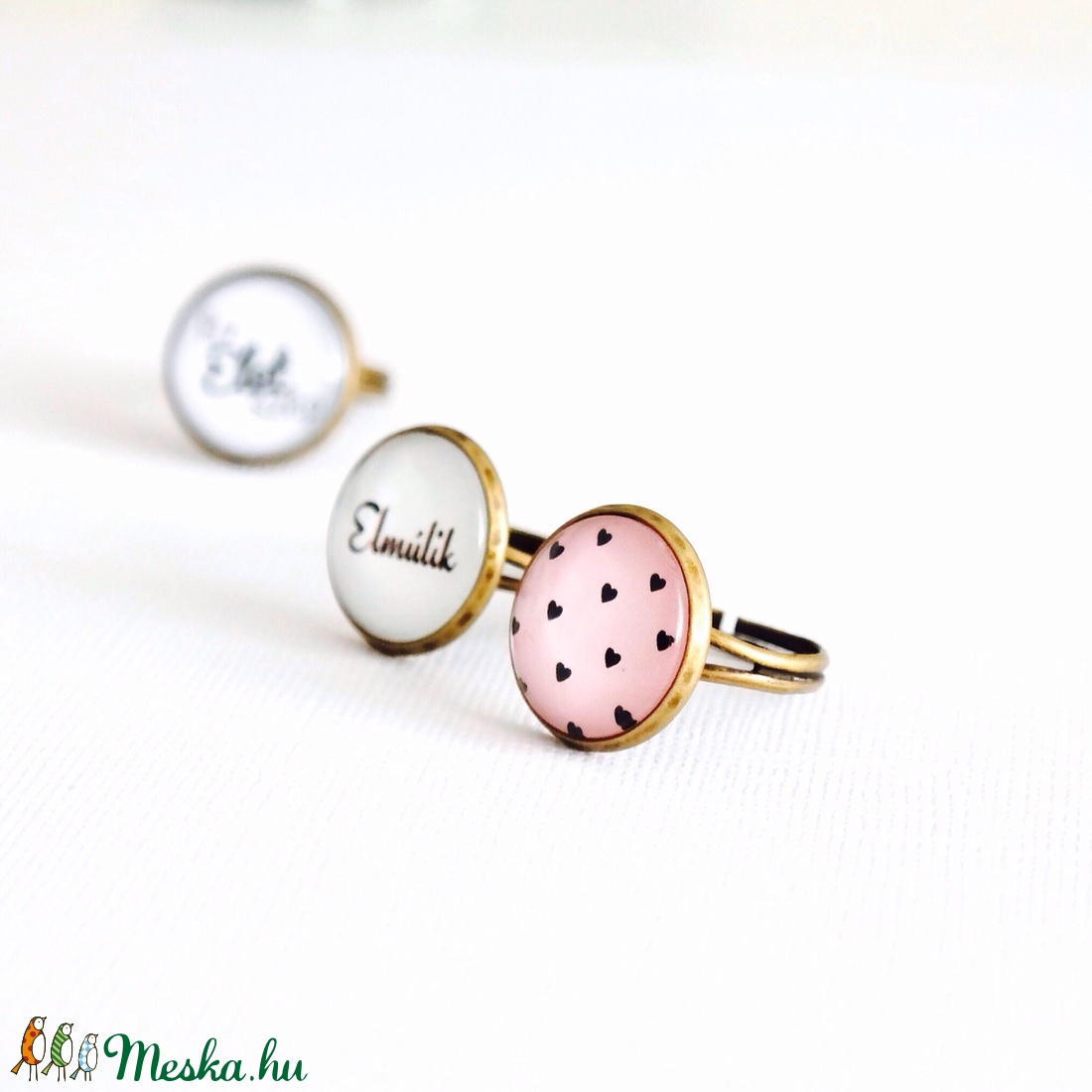 Elmúlik felíratú fekete fehér gyűrű -  - Meska.hu