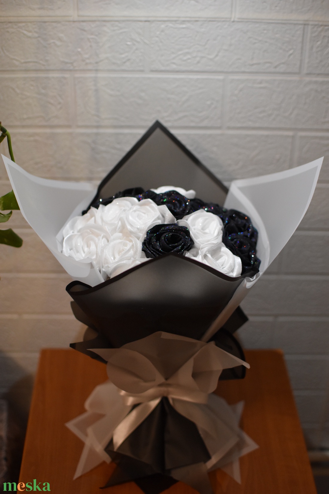 Yin yang örök rózsacsokor  - otthon & életmód - virágdekoráció - virágok - virágcsokor - Meska.hu