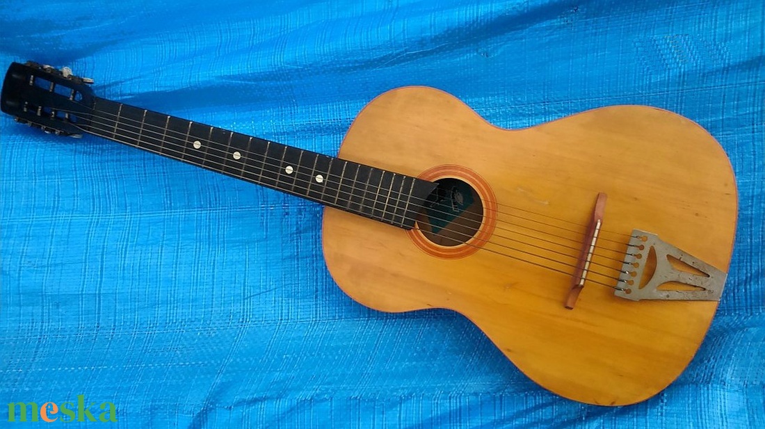 Hét húros Orosz gitárkülönlegesség 1955-ből, eredeti húrozással, gyári címkével a testben - könyv & zene - hangszer & hangszertok - Meska.hu Hét húros Orosz gitárkülönlegesség 1955-ből, eredeti húrozással, gyári címkével a testben - könyv & zene - hangszer & hangszertok - Meska.hu