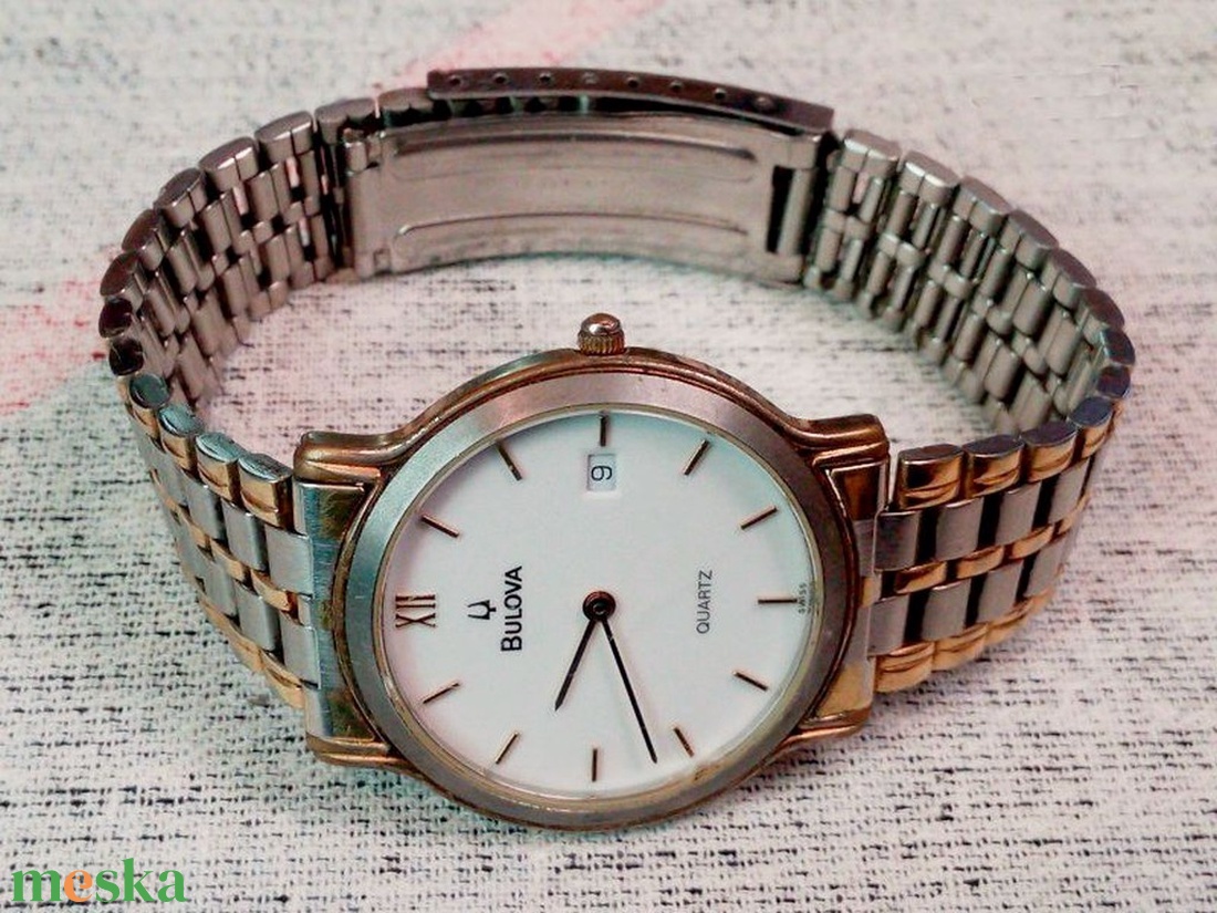 Bulova Quartz, naptáras klasszikus női karóra, aranyozott sávos csattal, szép állapotban - ékszer - karóra és ékszeróra - karóra - Meska.hu