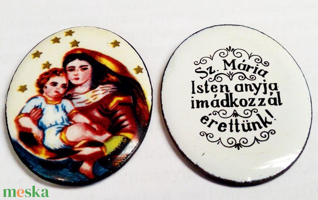Katolikus ékszer a Madonnával, és a kis jézussal. Tűzzománc medál. Imával a hátoldalán - ékszer - nyaklánc - medál - Meska.hu