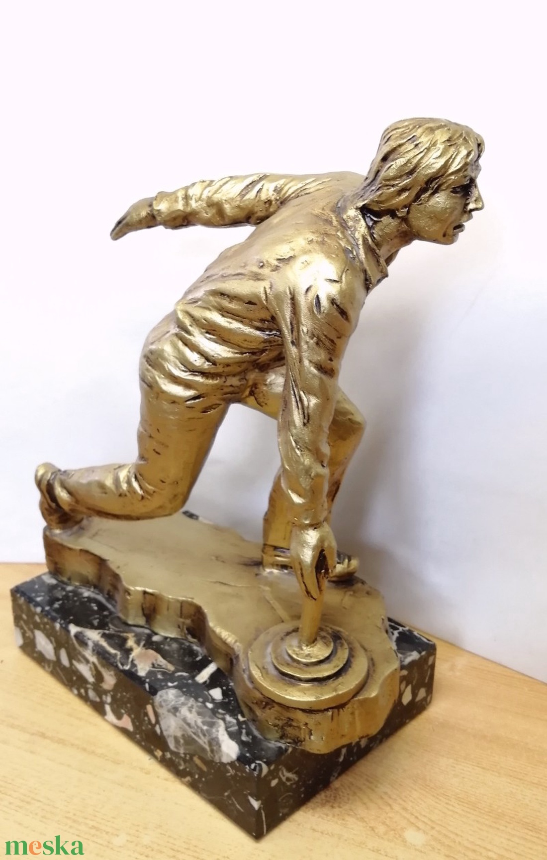 Bowling, és körling relikvia Németországból 1970, polyresin szobor márvány talapzaton - művészet - szobor - fém - Meska.hu Bowling, és körling relikvia Németországból 1970, polyresin szobor márvány talapzaton - művészet - szobor - fém - Meska.hu