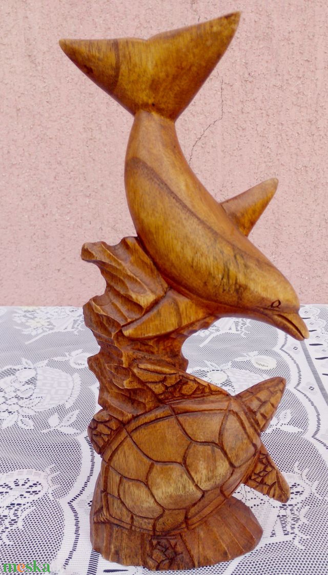 Faragott delfin teknőssel Indonéziából, egyedi kézműves munka. 30cm. - művészet - szobor - fa - Meska.hu Faragott delfin teknőssel Indonéziából, egyedi kézműves munka. 30cm. - művészet - szobor - fa - Meska.hu