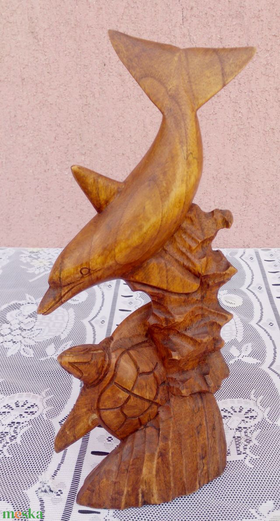 Faragott delfin teknőssel Indonéziából, egyedi kézműves munka. 30cm. - művészet - szobor - fa - Meska.hu Faragott delfin teknőssel Indonéziából, egyedi kézműves munka. 30cm. - művészet - szobor - fa - Meska.hu