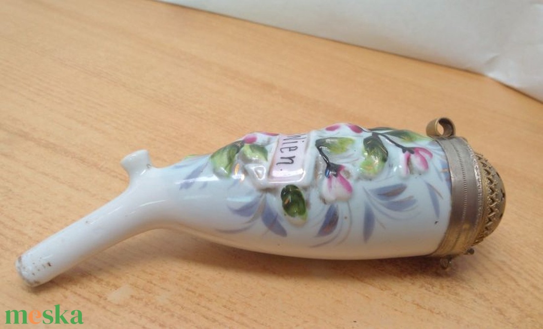 Bécsi domború felületű virágmintás porcelán pipafej réz kupakkal, Ausztriából - otthon & életmód - dekoráció - asztal és polc dekoráció - hamutál, öngyújtó, pipa - Meska.hu Bécsi domború felületű virágmintás porcelán pipafej réz kupakkal, Ausztriából - otthon & életmód - dekoráció - asztal és polc dekoráció - hamutál, öngyújtó, pipa - Meska.hu
