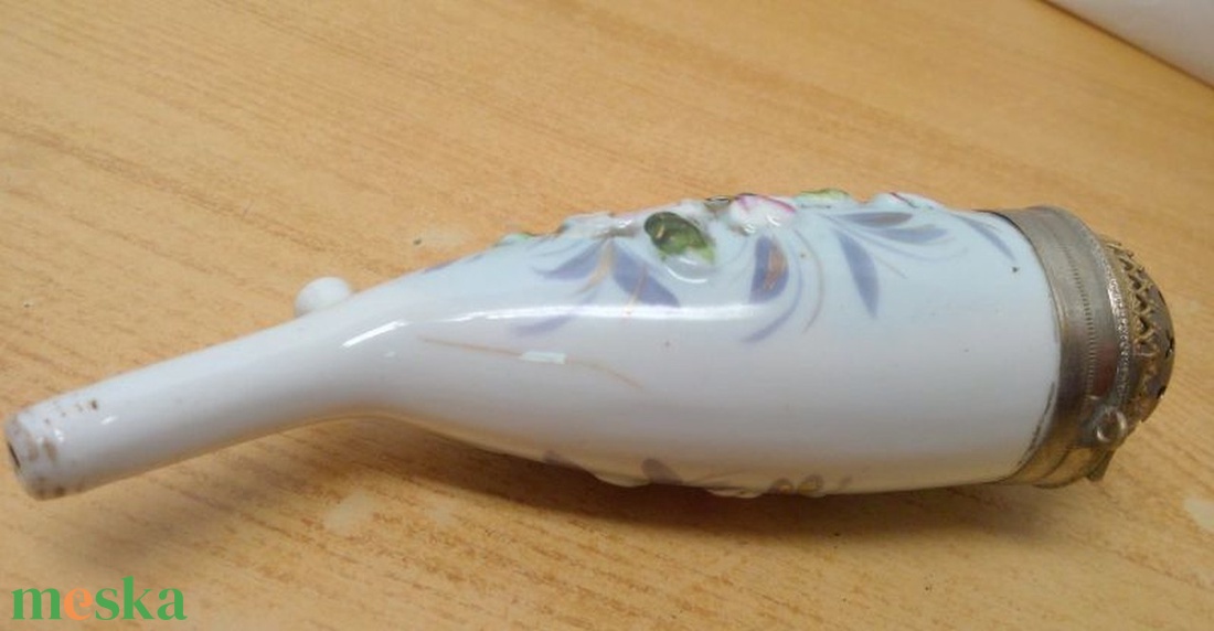 Bécsi domború felületű virágmintás porcelán pipafej réz kupakkal, Ausztriából - otthon & életmód - dekoráció - asztal és polc dekoráció - hamutál, öngyújtó, pipa - Meska.hu Bécsi domború felületű virágmintás porcelán pipafej réz kupakkal, Ausztriából - otthon & életmód - dekoráció - asztal és polc dekoráció - hamutál, öngyújtó, pipa - Meska.hu