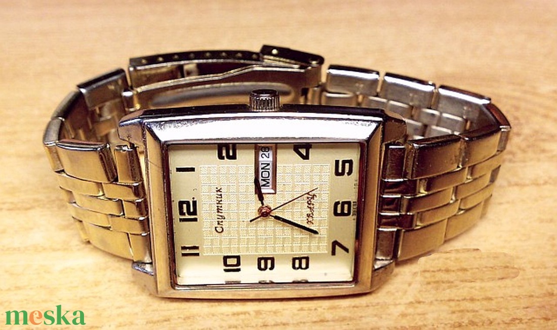Szputnyik Quartz elegáns divatos férfi karóra, aranyozott fém csat, újszerű állapot - ékszer - karóra és ékszeróra - karóra - Meska.hu Szputnyik Quartz elegáns divatos férfi karóra, aranyozott fém csat, újszerű állapot - ékszer - karóra és ékszeróra - karóra - Meska.hu