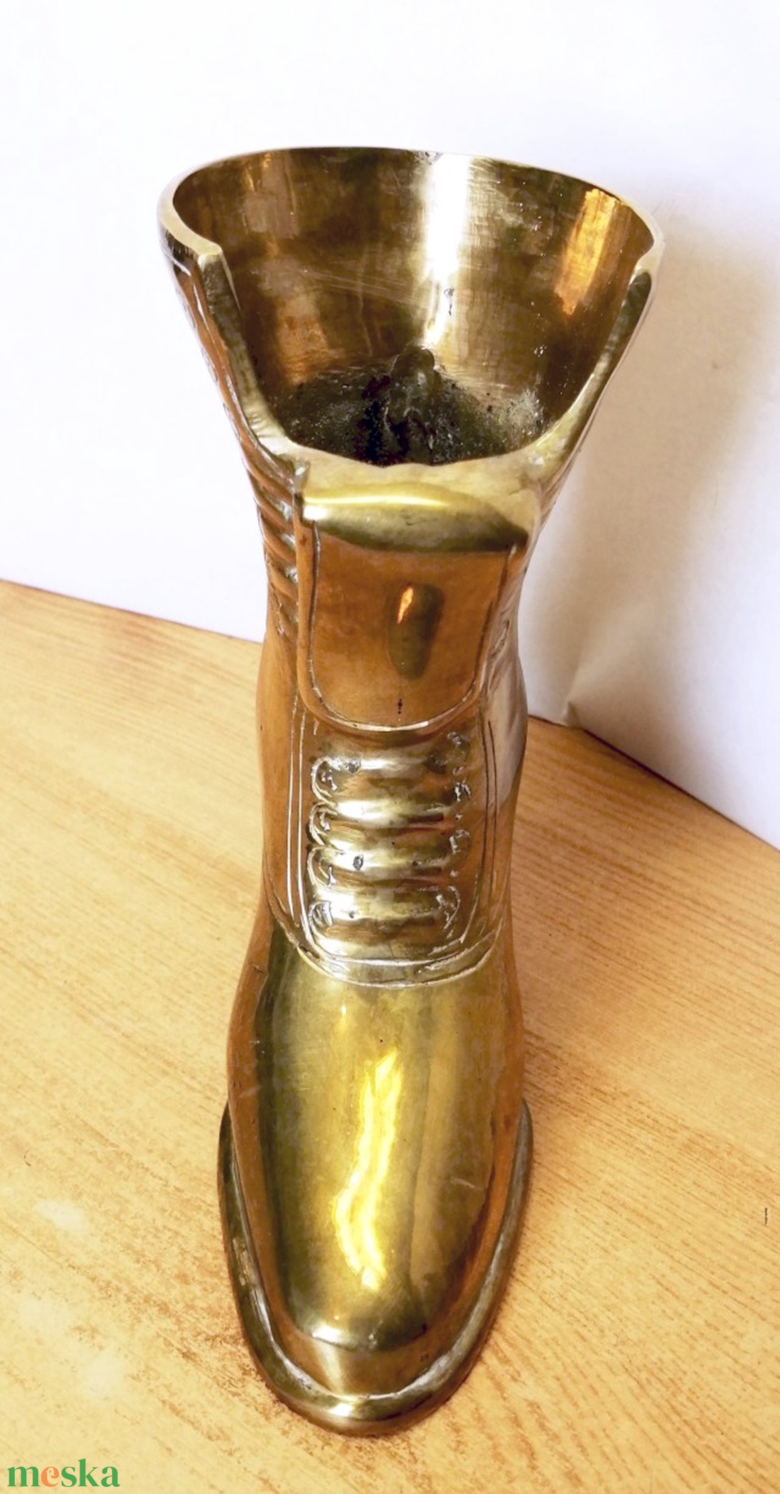 Retro viktoriánus stílusú fűzős női cipő forma váza, vagy írószertartó. Egyedi ritkaság - otthon & életmód - dekoráció - virágdísz és tartó - váza - Meska.hu