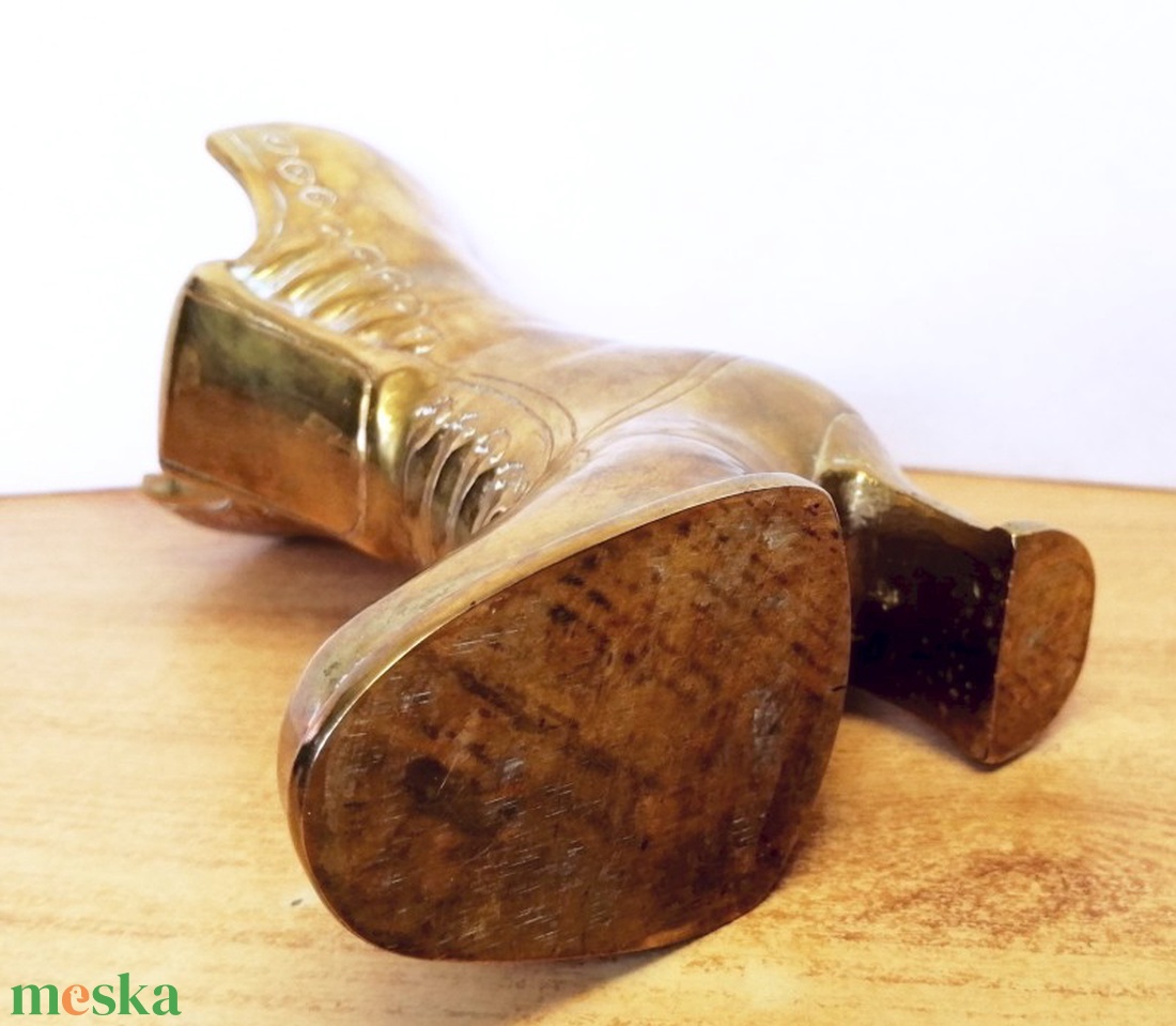 Retro viktoriánus stílusú fűzős női cipő forma váza, vagy írószertartó. Egyedi ritkaság - otthon & életmód - dekoráció - virágdísz és tartó - váza - Meska.hu