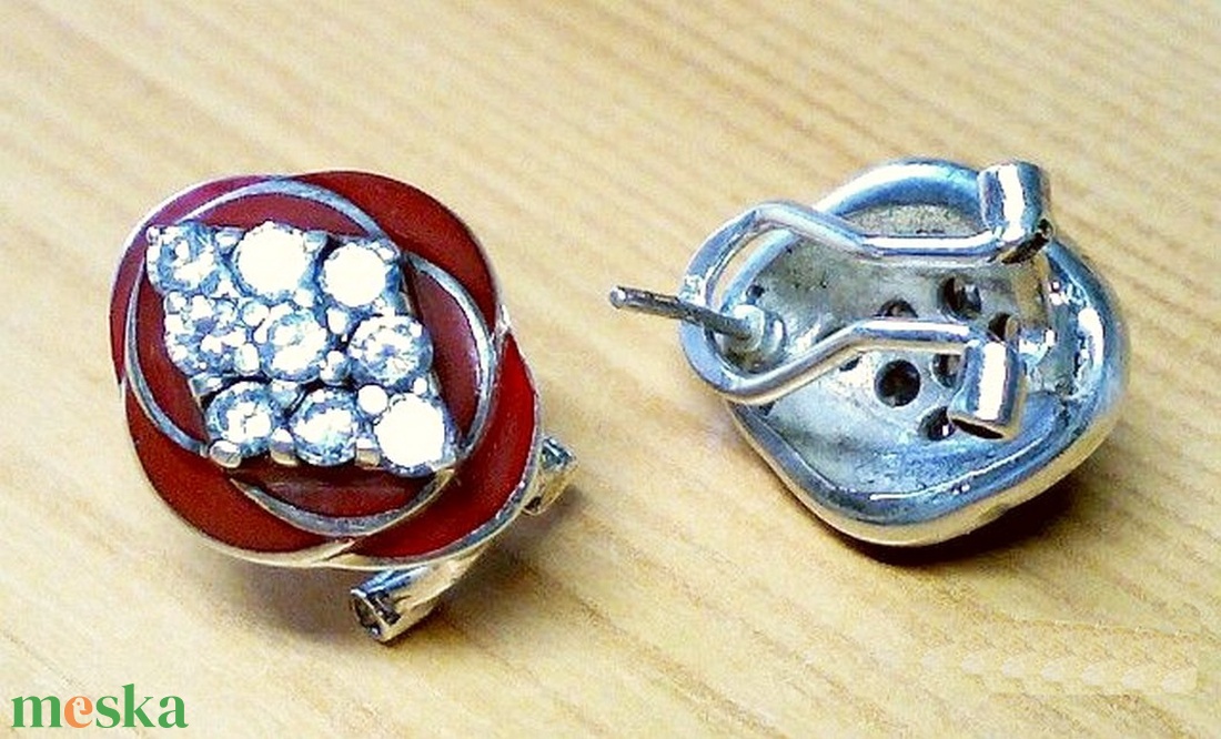 Retro fülbevalópár, rekeszzománcozott 925-ös sterling ezüst, új sohasem használt állapotban - ékszer - fülbevaló - klipsz - Meska.hu Retro fülbevalópár, rekeszzománcozott 925-ös sterling ezüst, új sohasem használt állapotban - ékszer - fülbevaló - klipsz - Meska.hu