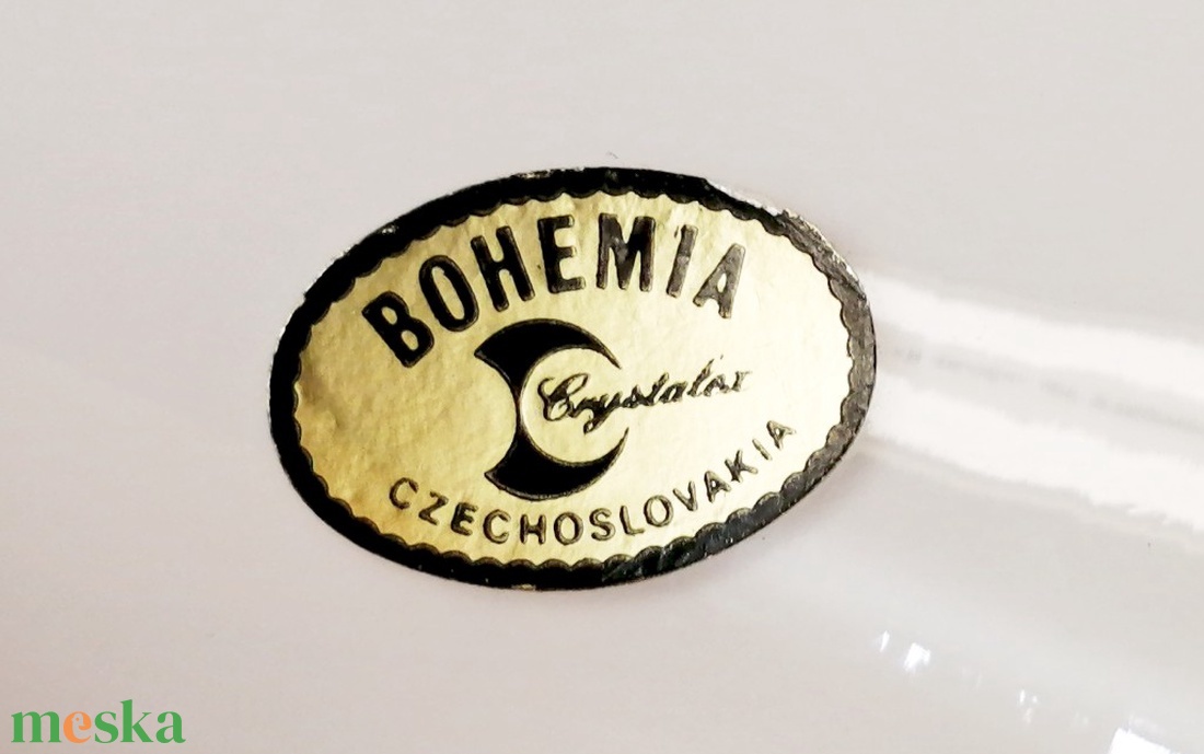 Tejüveg fodros peremezésű Biedermeier Bohemia váza 1960-s évek Csehország - otthon & életmód - dekoráció - virágdísz és tartó - váza - Meska.hu Tejüveg fodros peremezésű Biedermeier Bohemia váza 1960-s évek Csehország - otthon & életmód - dekoráció - virágdísz és tartó - váza - Meska.hu