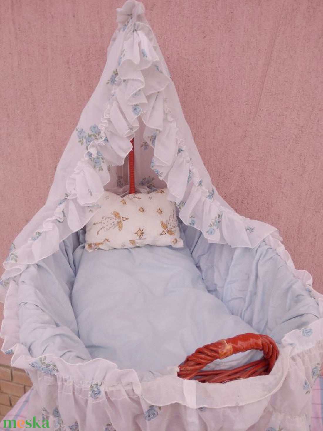 Retro ringató babakocsi favázas, fonott kosárral ágyneművel, napvédővel - otthon & életmód - babaszoba, gyerekszoba - babafészek - Meska.hu Retro ringató babakocsi favázas, fonott kosárral ágyneművel, napvédővel - otthon & életmód - babaszoba, gyerekszoba - babafészek - Meska.hu
