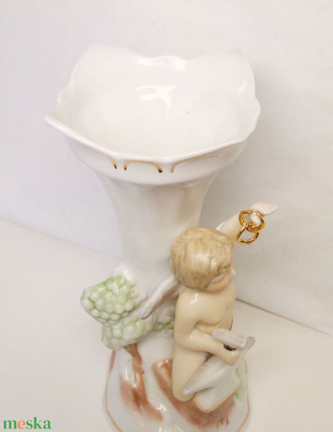 Váza aranykovács angyalkával. Barokk stílusú figurális porcelán tökéletes állapotban - otthon & életmód - dekoráció - virágdísz és tartó - váza - Meska.hu Váza aranykovács angyalkával. Barokk stílusú figurális porcelán tökéletes állapotban - otthon & életmód - dekoráció - virágdísz és tartó - váza - Meska.hu