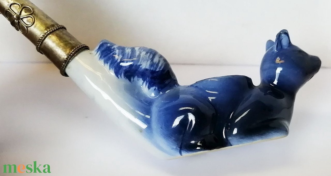 Antik kézműves porcelán pipa mókussal, alpakka díszes szárral - otthon & életmód - dekoráció - asztal és polc dekoráció - hamutál, öngyújtó, pipa - Meska.hu Antik kézműves porcelán pipa mókussal, alpakka díszes szárral - otthon & életmód - dekoráció - asztal és polc dekoráció - hamutál, öngyújtó, pipa - Meska.hu