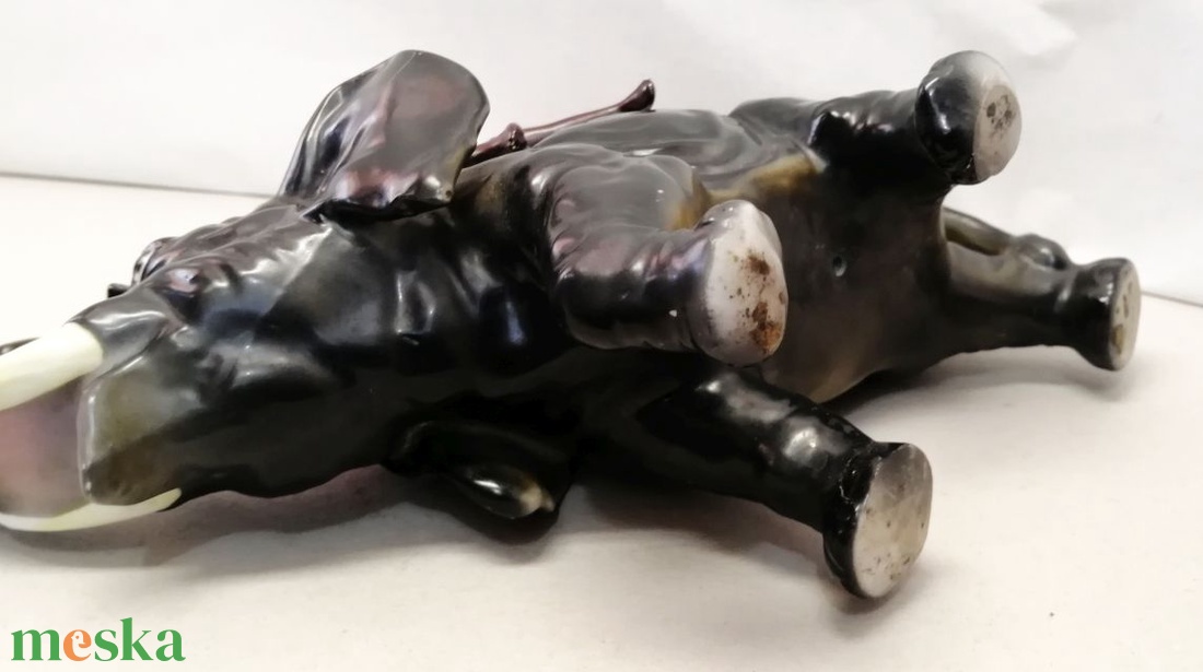 Afrikai elefánton utazó párocska, antik porcelán nipp szobor, egyedi ritkaság - művészet - szobor - kerámia - Meska.hu Afrikai elefánton utazó párocska, antik porcelán nipp szobor, egyedi ritkaság - művészet - szobor - kerámia - Meska.hu