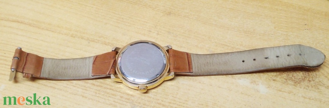 Aranyozott bicolor férfi karóra, szép állapotban, bőr szíjjal, Japán Quartz szerkezettel - ékszer - karóra és ékszeróra - karóra - Meska.hu Aranyozott bicolor férfi karóra, szép állapotban, bőr szíjjal, Japán Quartz szerkezettel - ékszer - karóra és ékszeróra - karóra - Meska.hu