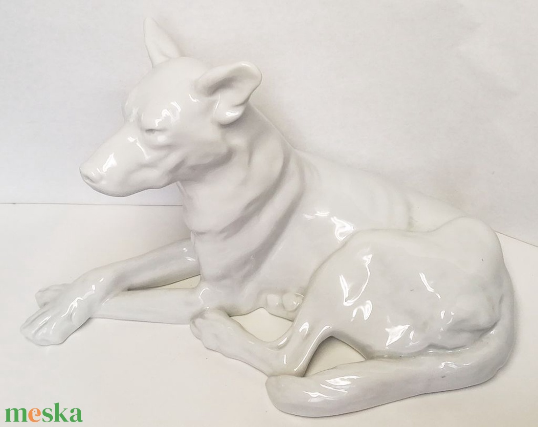 Herendi nagy méretű fekvő kutya porcelán figura, fehér mázas, jelzett számozott - művészet - szobor - kerámia - Meska.hu