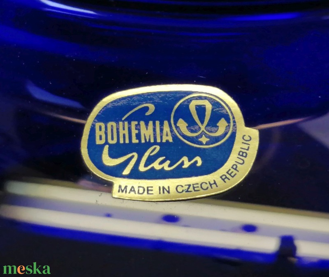 Kifogástalan arany sávos Bohemia váza 1970-1980-es évek Csehország - otthon & életmód - dekoráció - virágdísz és tartó - váza - Meska.hu Kifogástalan arany sávos Bohemia váza 1970-1980-es évek Csehország - otthon & életmód - dekoráció - virágdísz és tartó - váza - Meska.hu