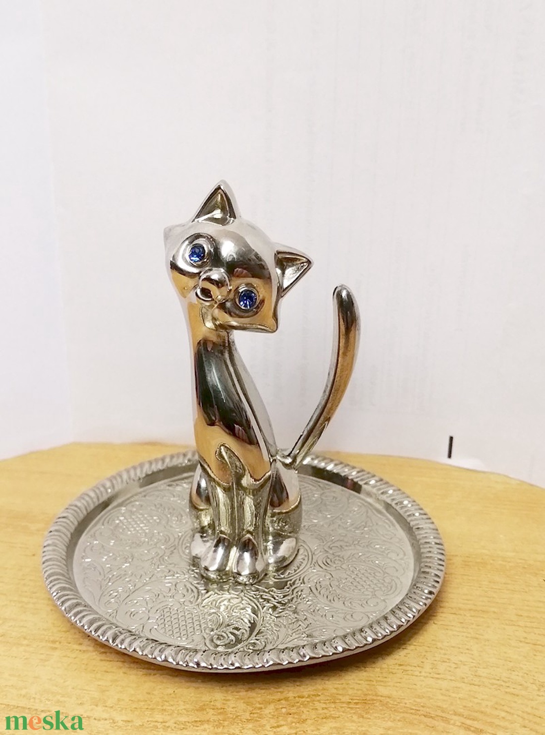 Ezüstözött Art Deco kék kristály szemű cica. Bonbonier fedél - otthon & életmód - dekoráció - dísztárgy - Meska.hu