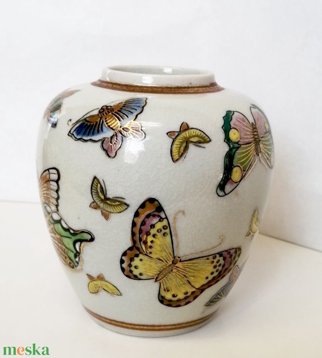 Pillangós retró japán Satsuma porcelán váza. Hibátlan különlegesség. - otthon & életmód - dekoráció - virágdísz és tartó - váza - Meska.hu Pillangós retró japán Satsuma porcelán váza. Hibátlan különlegesség. - otthon & életmód - dekoráció - virágdísz és tartó - váza - Meska.hu