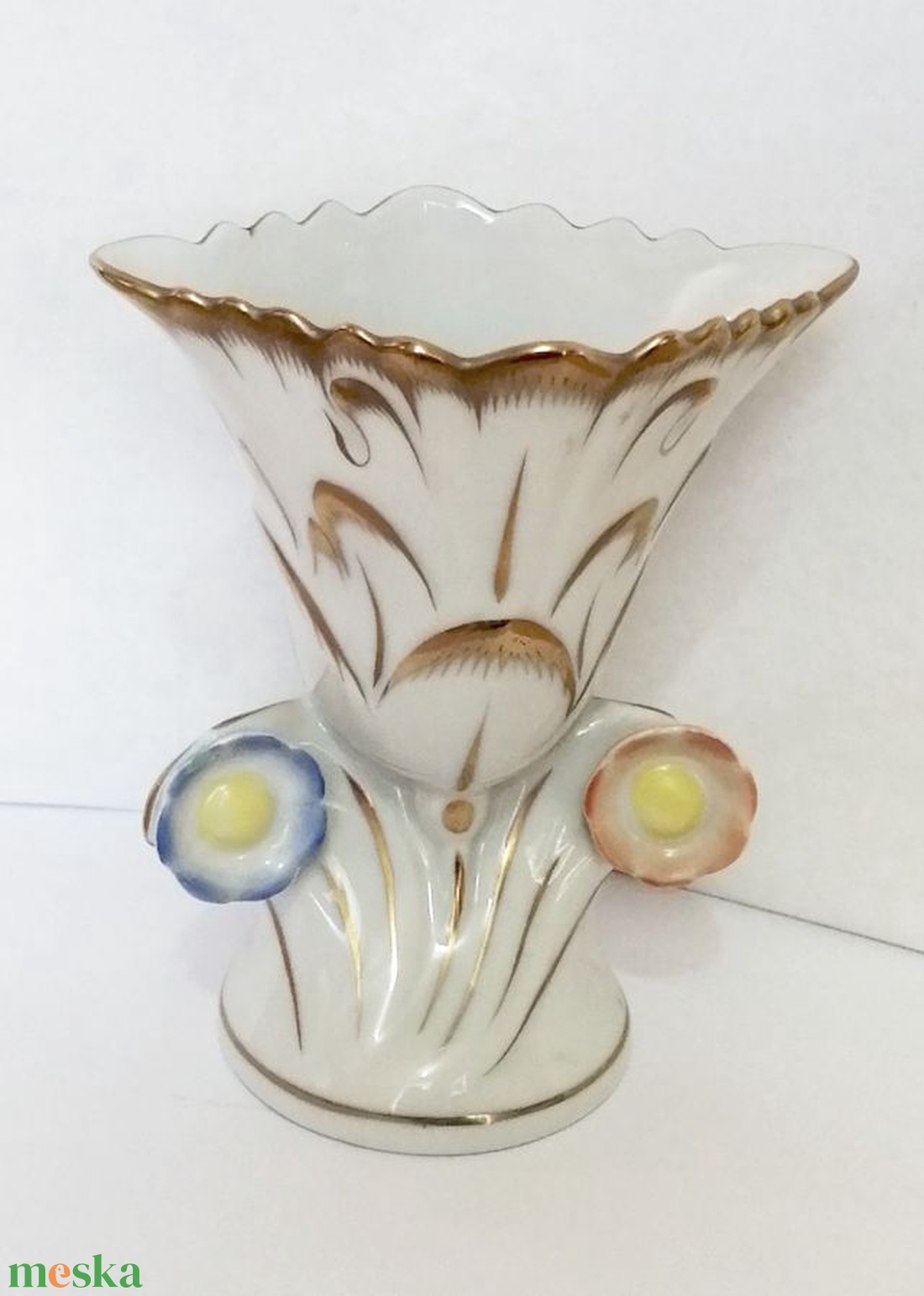 Viktória mintás aranyozott Herendi porcelán váza - otthon & életmód - dekoráció - virágdísz és tartó - váza - Meska.hu Viktória mintás aranyozott Herendi porcelán váza - otthon & életmód - dekoráció - virágdísz és tartó - váza - Meska.hu