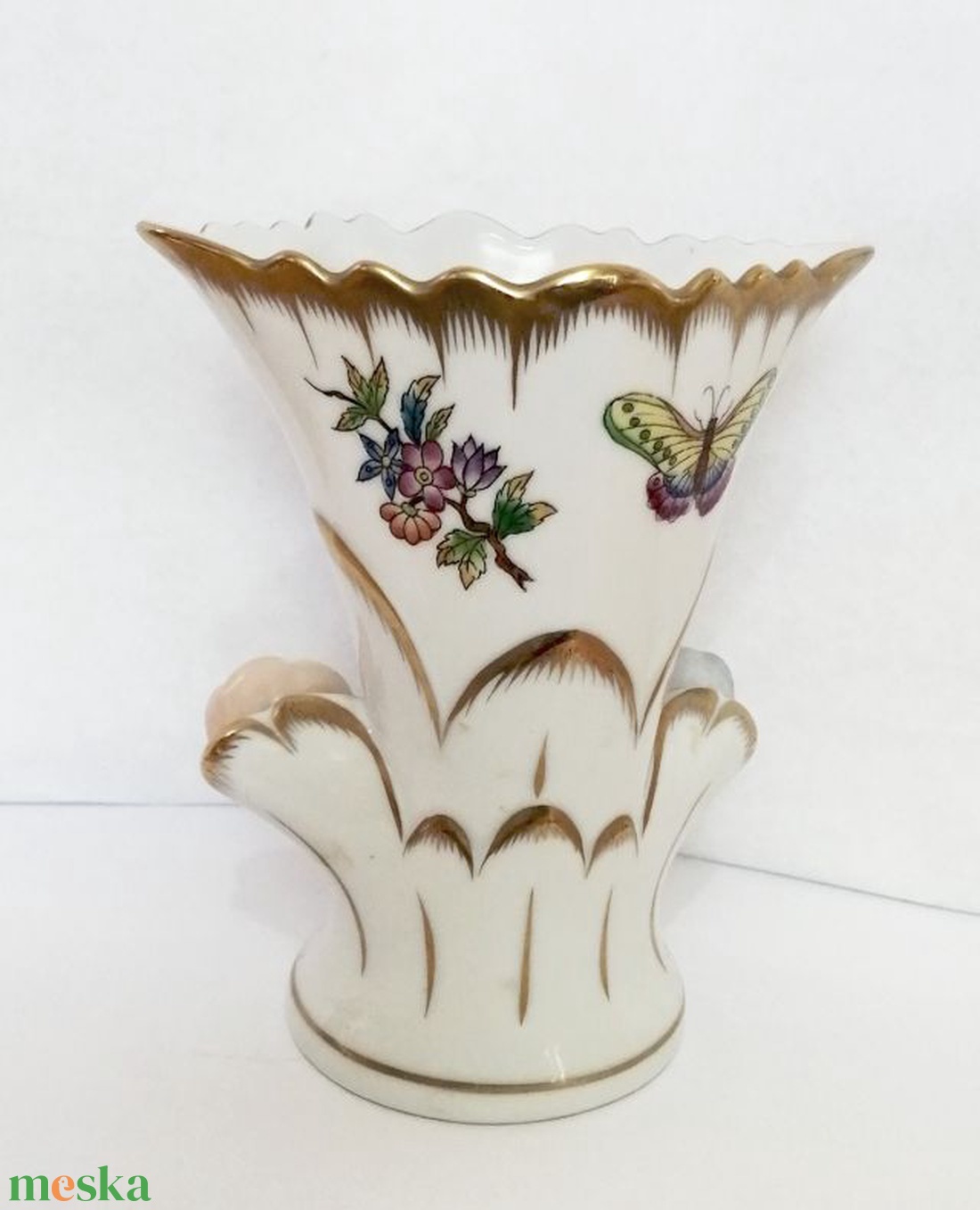 Viktória mintás aranyozott Herendi porcelán váza - otthon & életmód - dekoráció - virágdísz és tartó - váza - Meska.hu Viktória mintás aranyozott Herendi porcelán váza - otthon & életmód - dekoráció - virágdísz és tartó - váza - Meska.hu