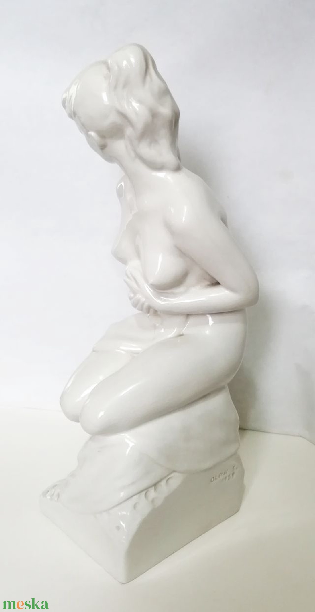 Fürdés után. Porcelán akt nagy méret. Oláh Sándor képzőművész alkotása 1959. - művészet - szobor - kerámia - Meska.hu