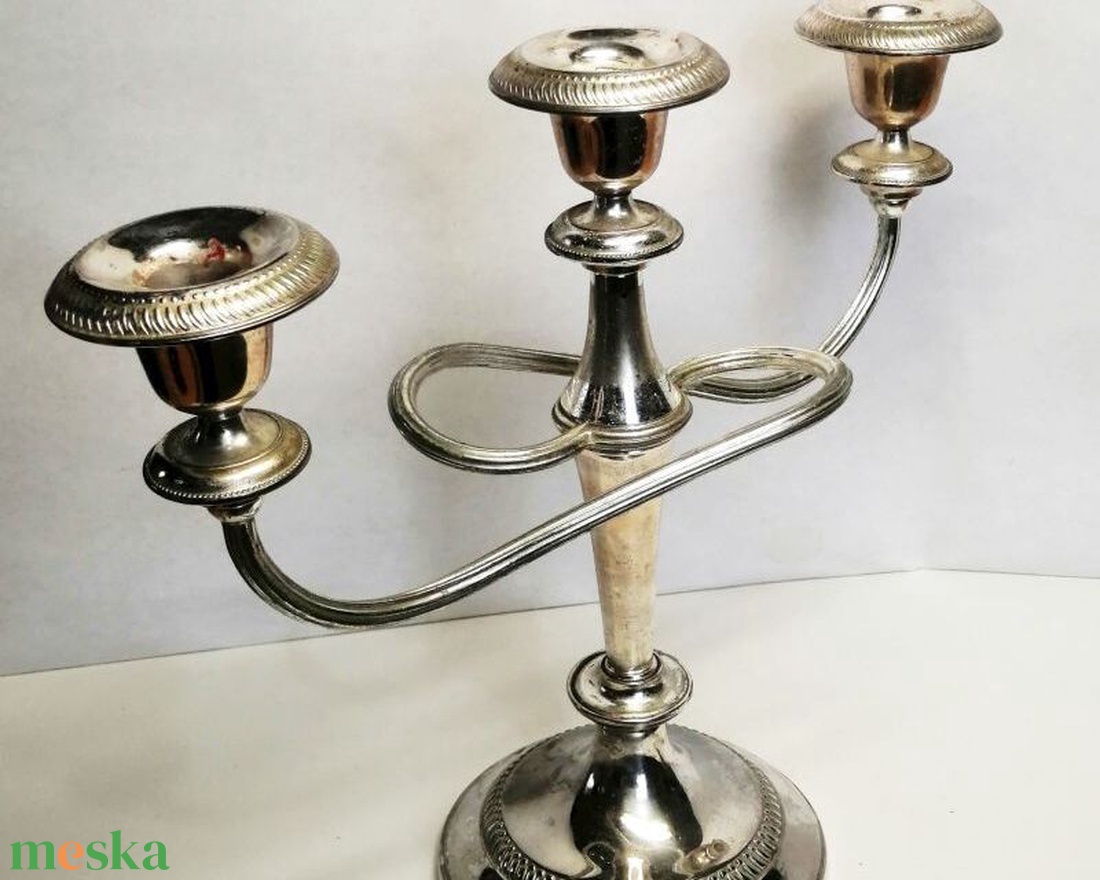 Ezüstözött neobarokk stílusú ívelt karos asztali gyertyatartó. Retro iparművészeti alkotás - otthon & életmód - gyertya, illat, aroma - gyertyatartó - Meska.hu