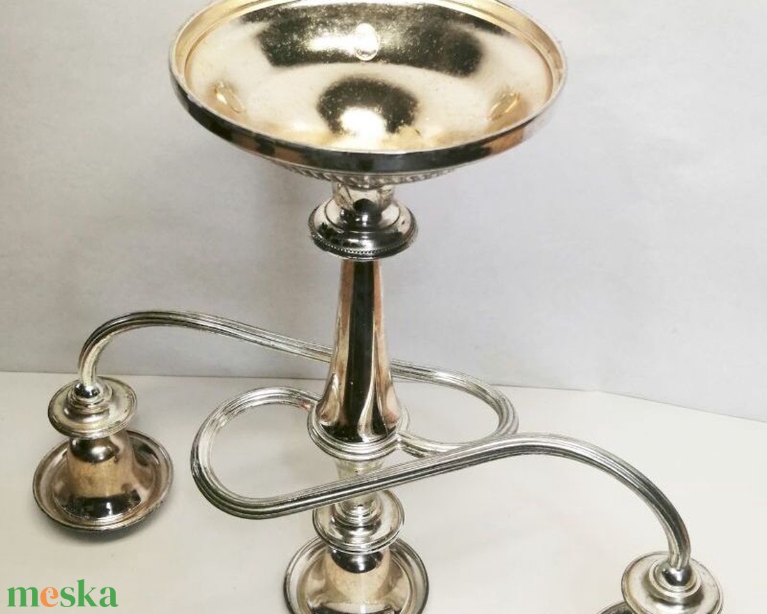 Ezüstözött neobarokk stílusú ívelt karos asztali gyertyatartó. Retro iparművészeti alkotás - otthon & életmód - gyertya, illat, aroma - gyertyatartó - Meska.hu