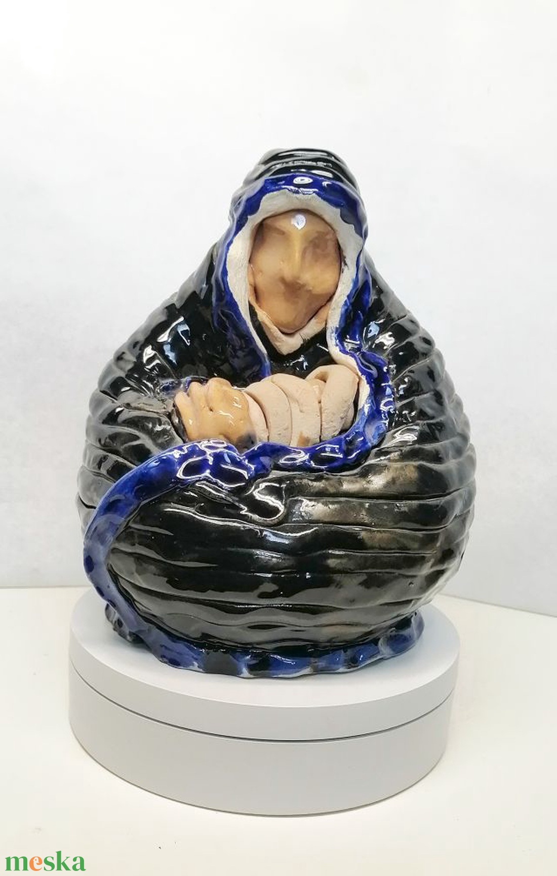 Madonna, ölében Jézuskával mázas kerámia szobor, egyedi műtárgy - művészet - szobor - kerámia - Meska.hu