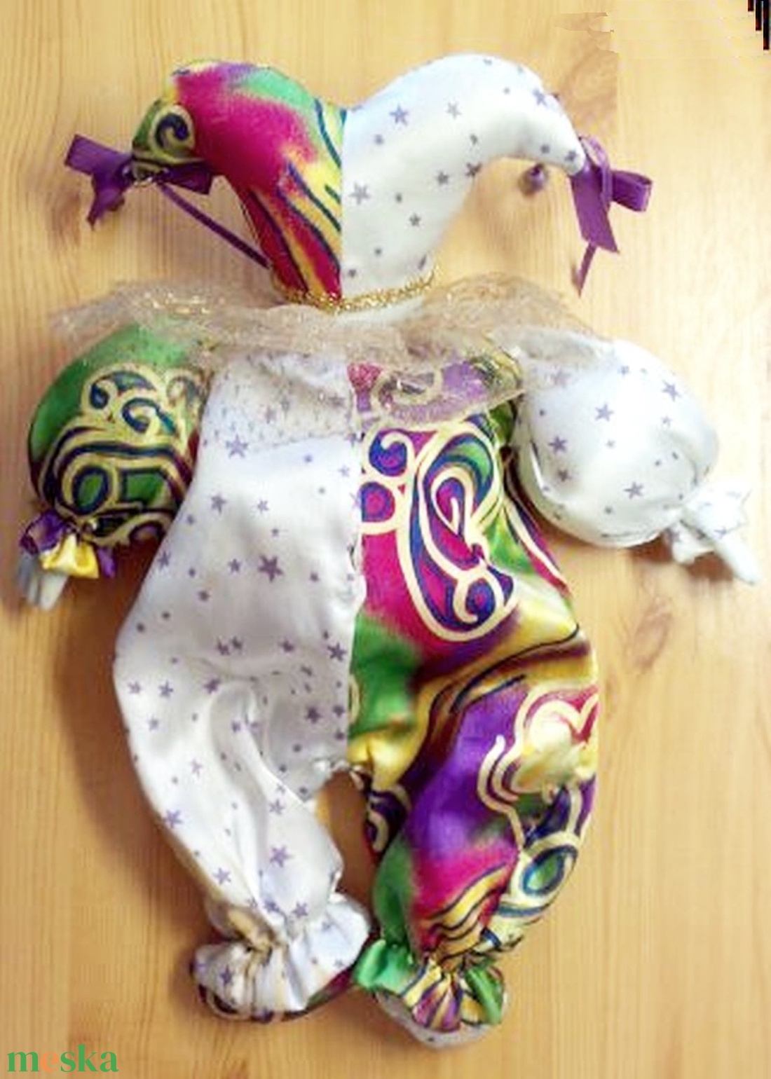 Porcelán fejű bohóc baba selyem öltözetben - művészet - más gyűjtemények - Meska.hu