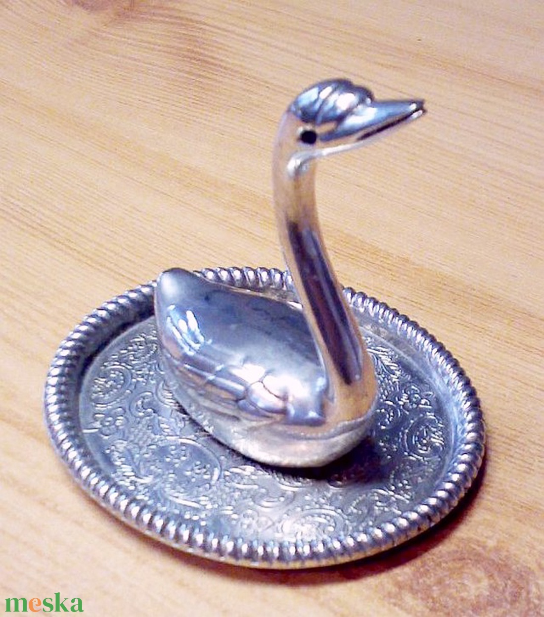 Art Deco gyűrűtartó. Ezüstözött hattyú szoborral - esküvő - kiegészítők - gyűrűtartó & gyűrűpárna - Meska.hu