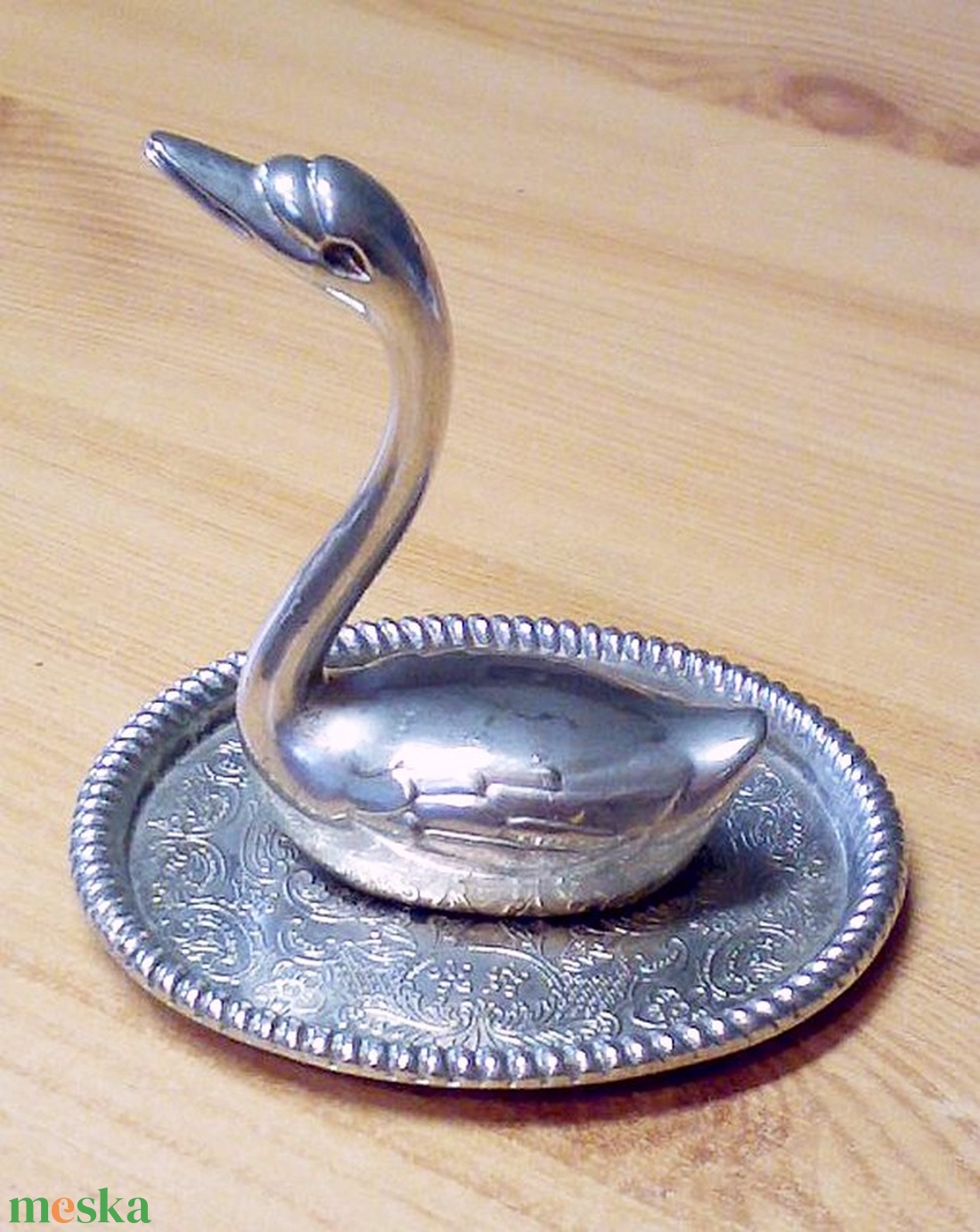 Art Deco gyűrűtartó. Ezüstözött hattyú szoborral - esküvő - kiegészítők - gyűrűtartó & gyűrűpárna - Meska.hu