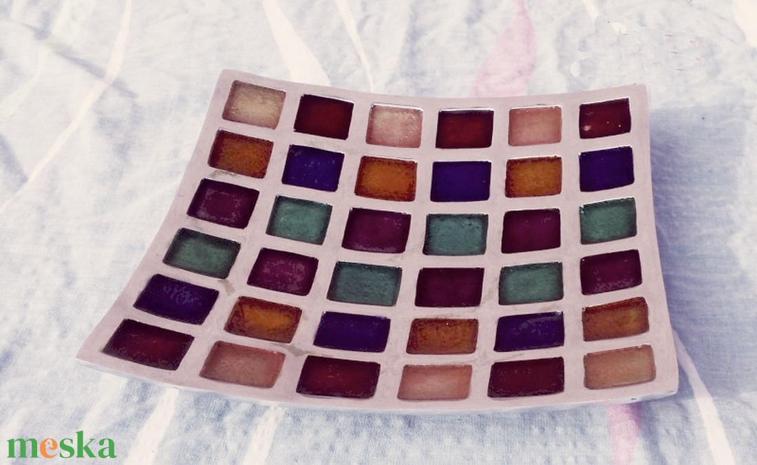 Ívelt felületű, festett színes négyzetekkel mintázott művészi kínáló az AZETI LTD UK. gyártmánya - otthon & életmód - konyhafelszerelés, tálalás - tálalás - kínálótál - Meska.hu