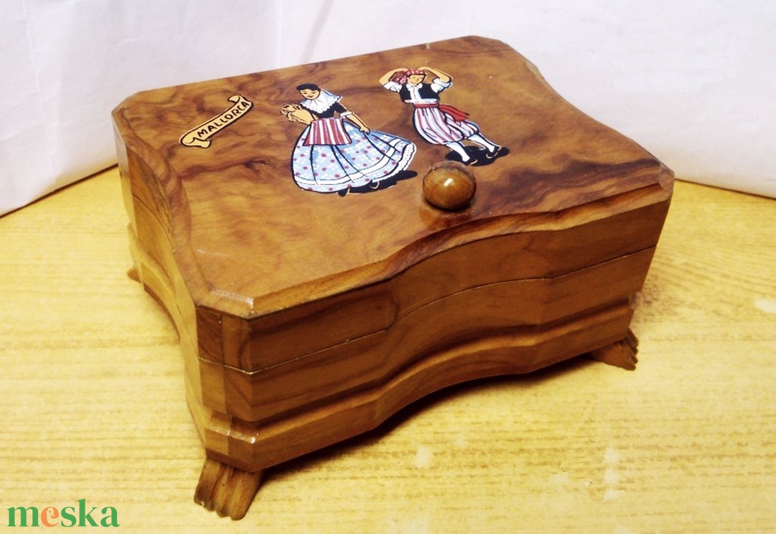 Mallorca-i emlék, tükrös ékszeres dobozka fából, táncoló párral - ékszer - ékszertartó - ékszerdoboz - Meska.hu