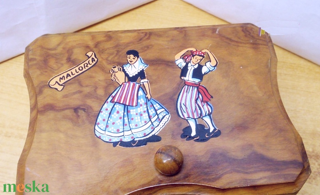 Mallorca-i emlék, tükrös ékszeres dobozka fából, táncoló párral - ékszer - ékszertartó - ékszerdoboz - Meska.hu