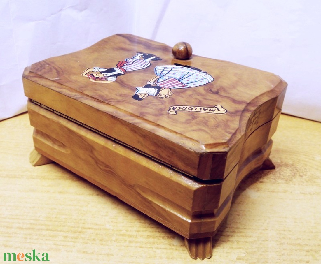 Mallorca-i emlék, tükrös ékszeres dobozka fából, táncoló párral - ékszer - ékszertartó - ékszerdoboz - Meska.hu